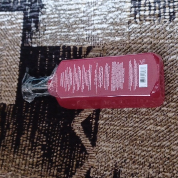 4/$40 New Vampire Blood Scented Cleansing Gel Hand Soap - 1 Pump Bottle - Picture 2 of 7